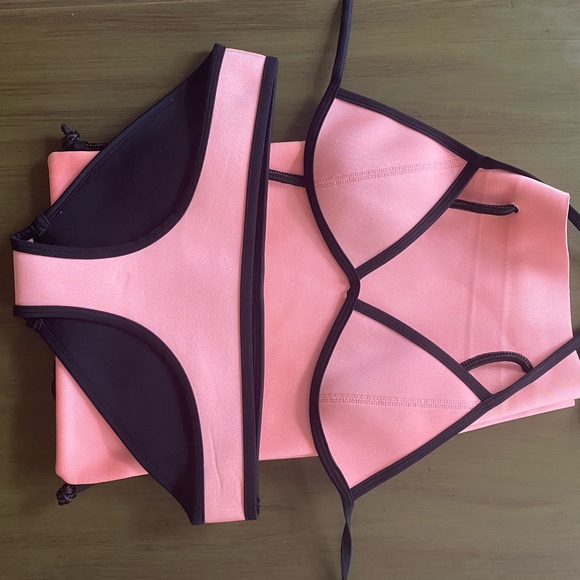 Peachy Pink Neoprene Triangl Bikini with Bag - Picture 2 of 8
